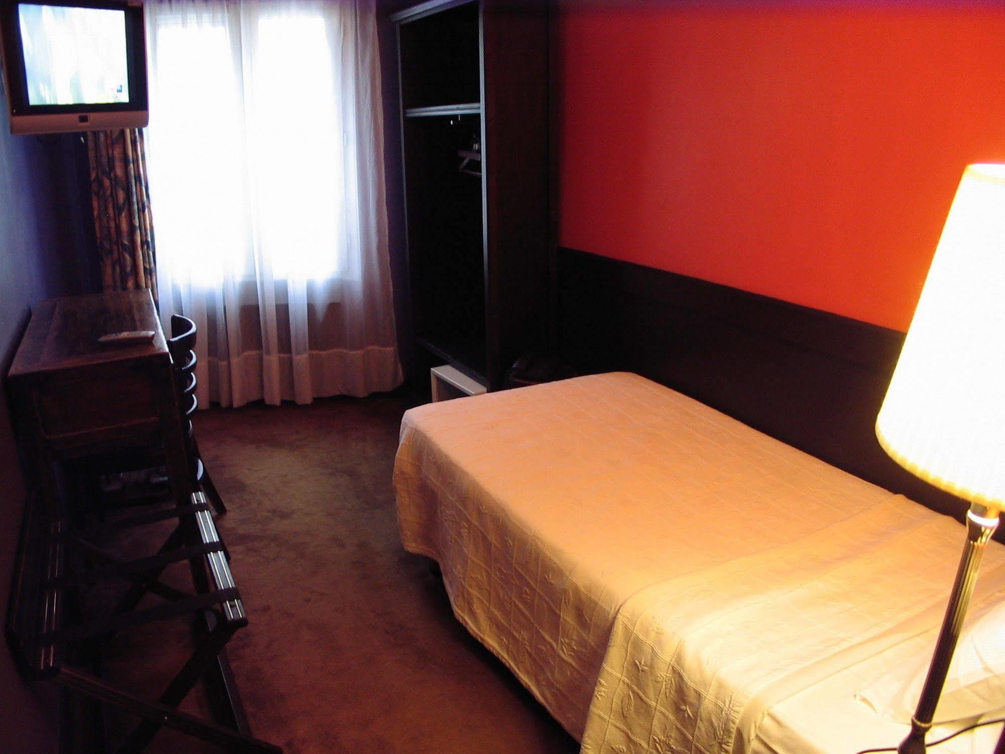 Hotel Monte-Carlo Paris Dış mekan fotoğraf